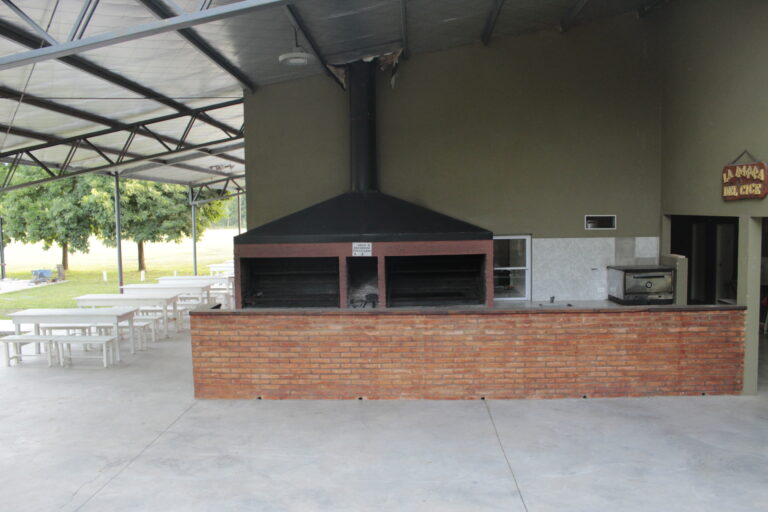2347 Parrilla Barra Parque 1 SACAR CARRETILLA