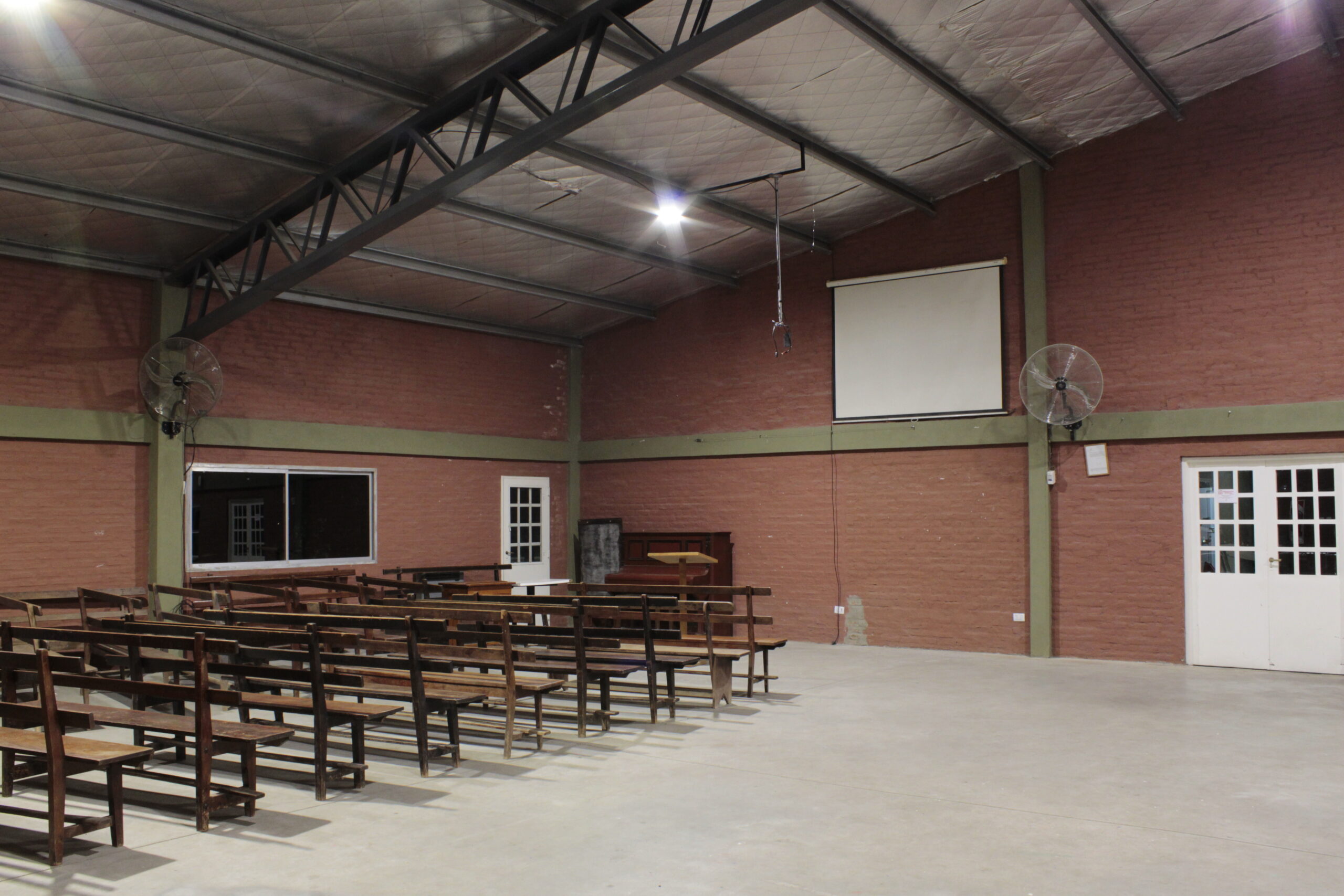 2428 SUM PB Patio Templo Pantalla